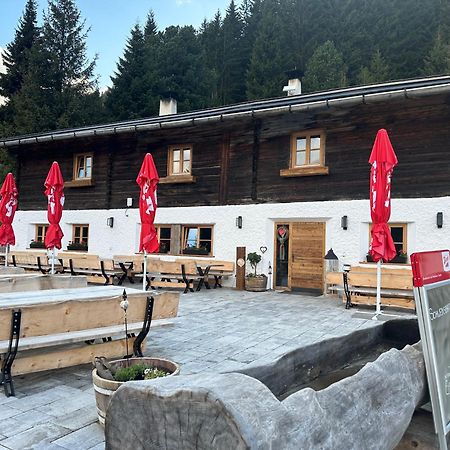 Peer Alm Hotel Navis Kültér fotó