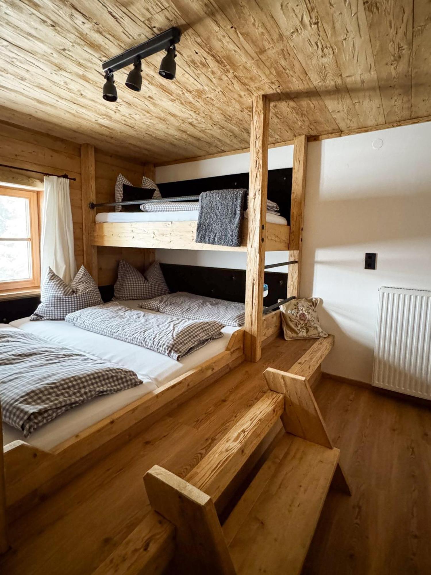 Peer Alm Hotel Navis Kültér fotó