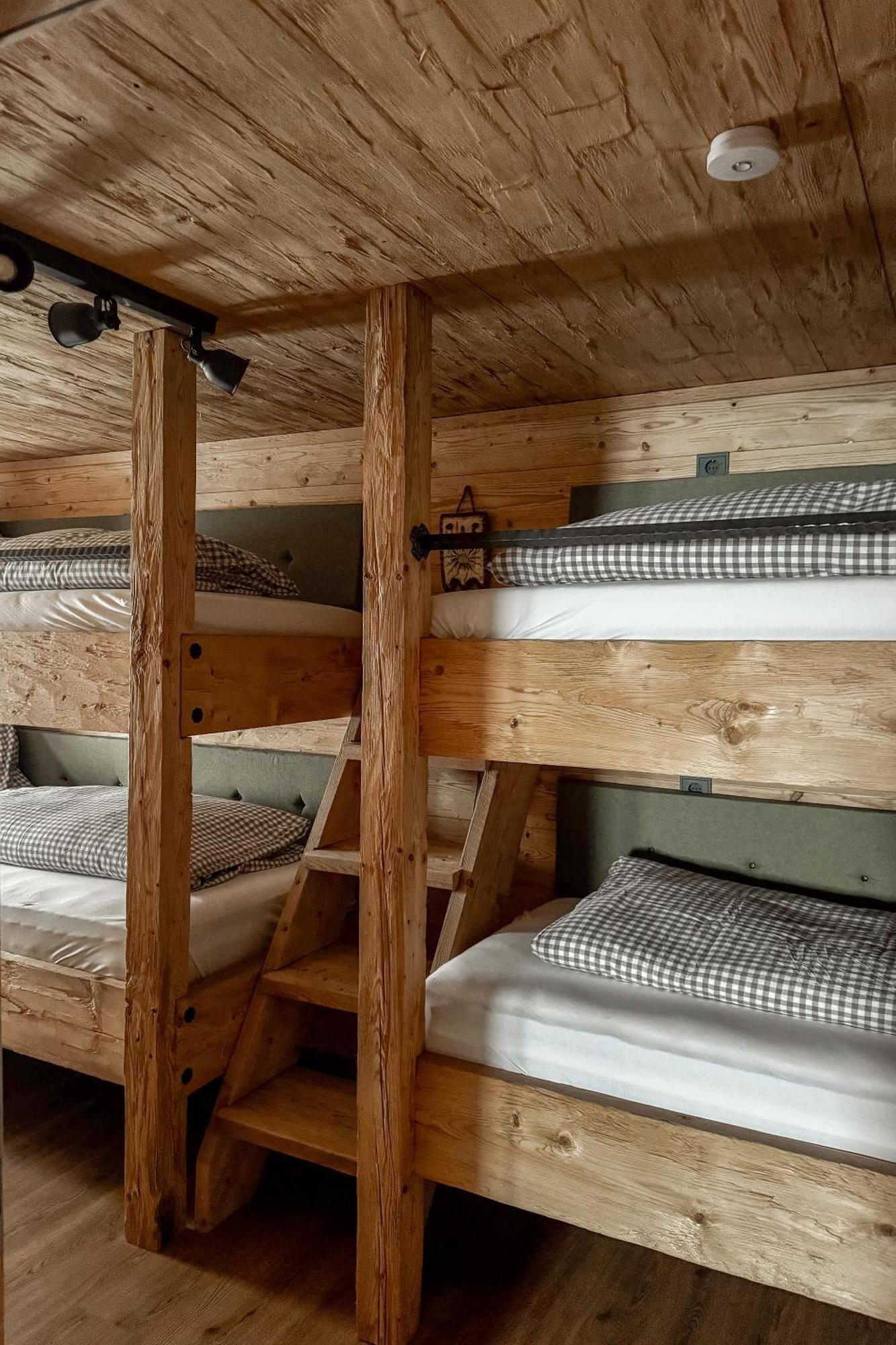 Peer Alm Hotel Navis Kültér fotó