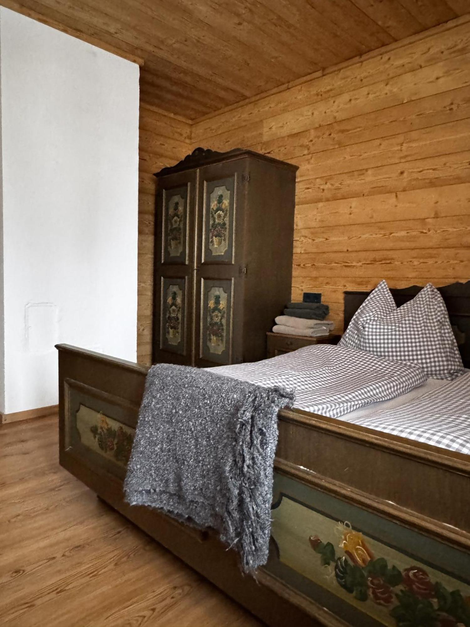 Peer Alm Hotel Navis Kültér fotó