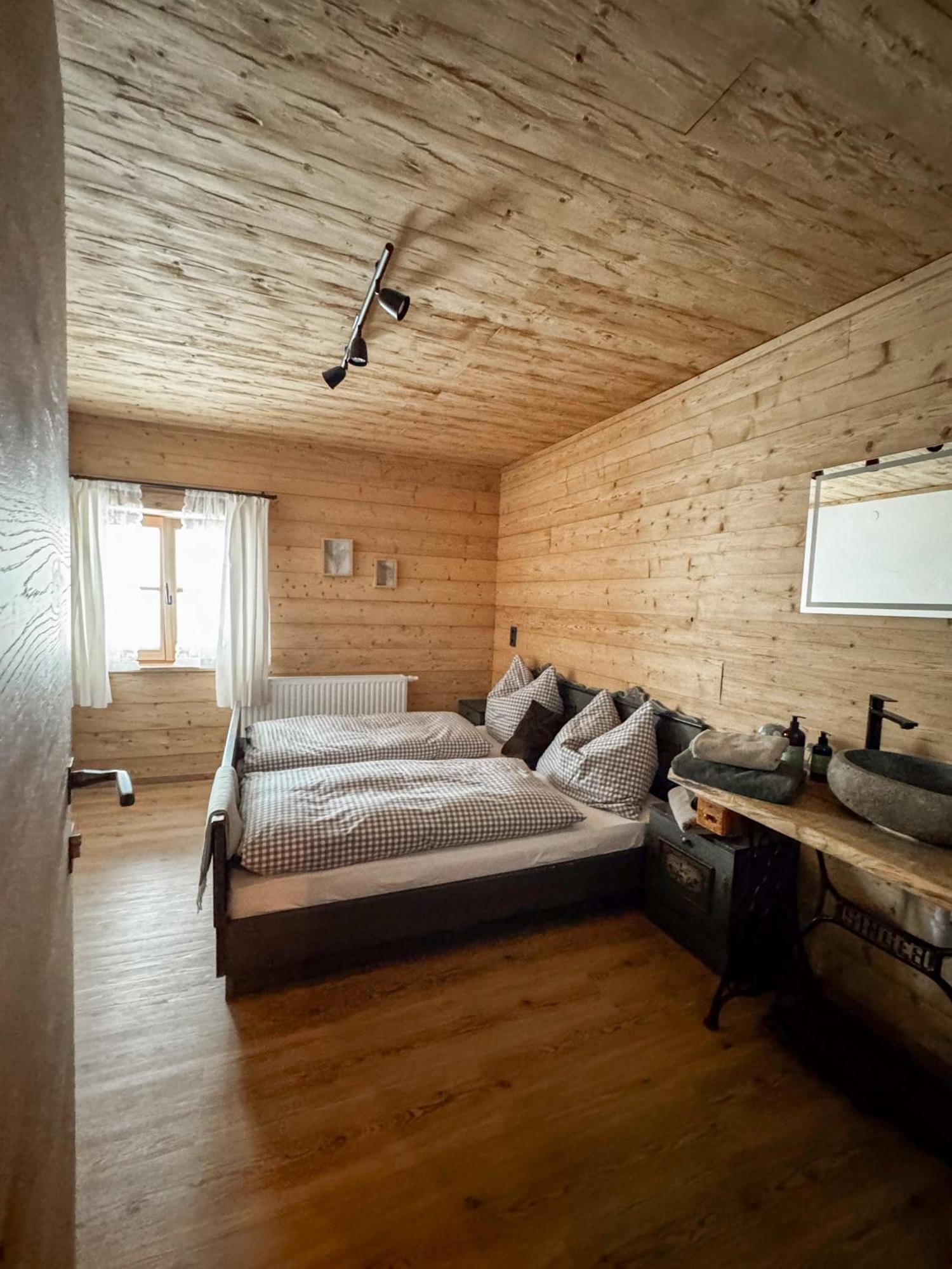 Peer Alm Hotel Navis Kültér fotó