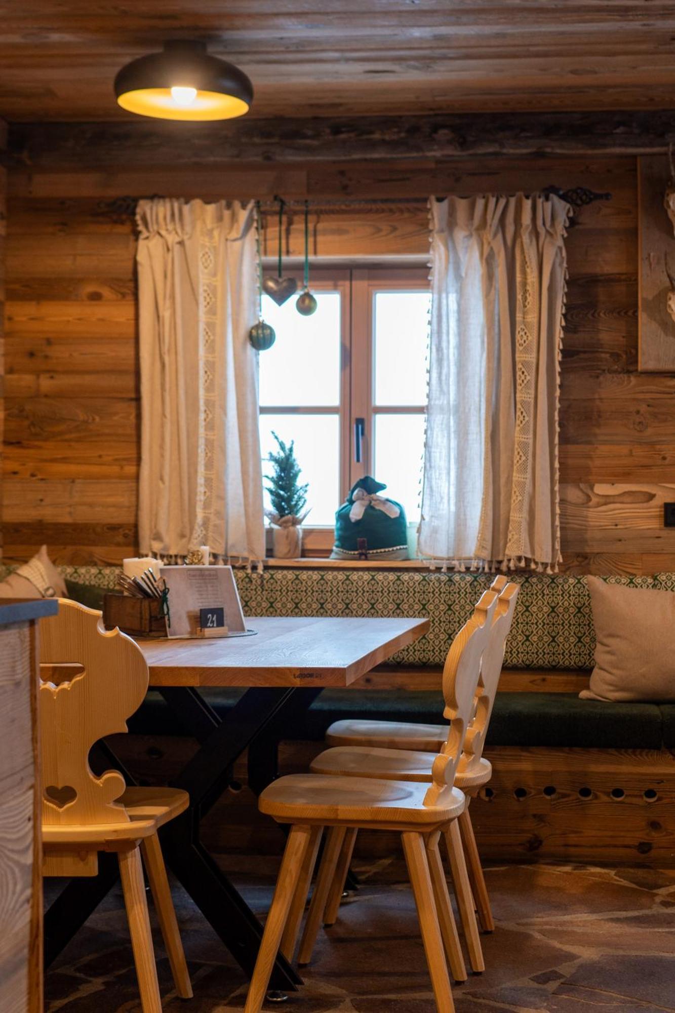 Peer Alm Hotel Navis Kültér fotó