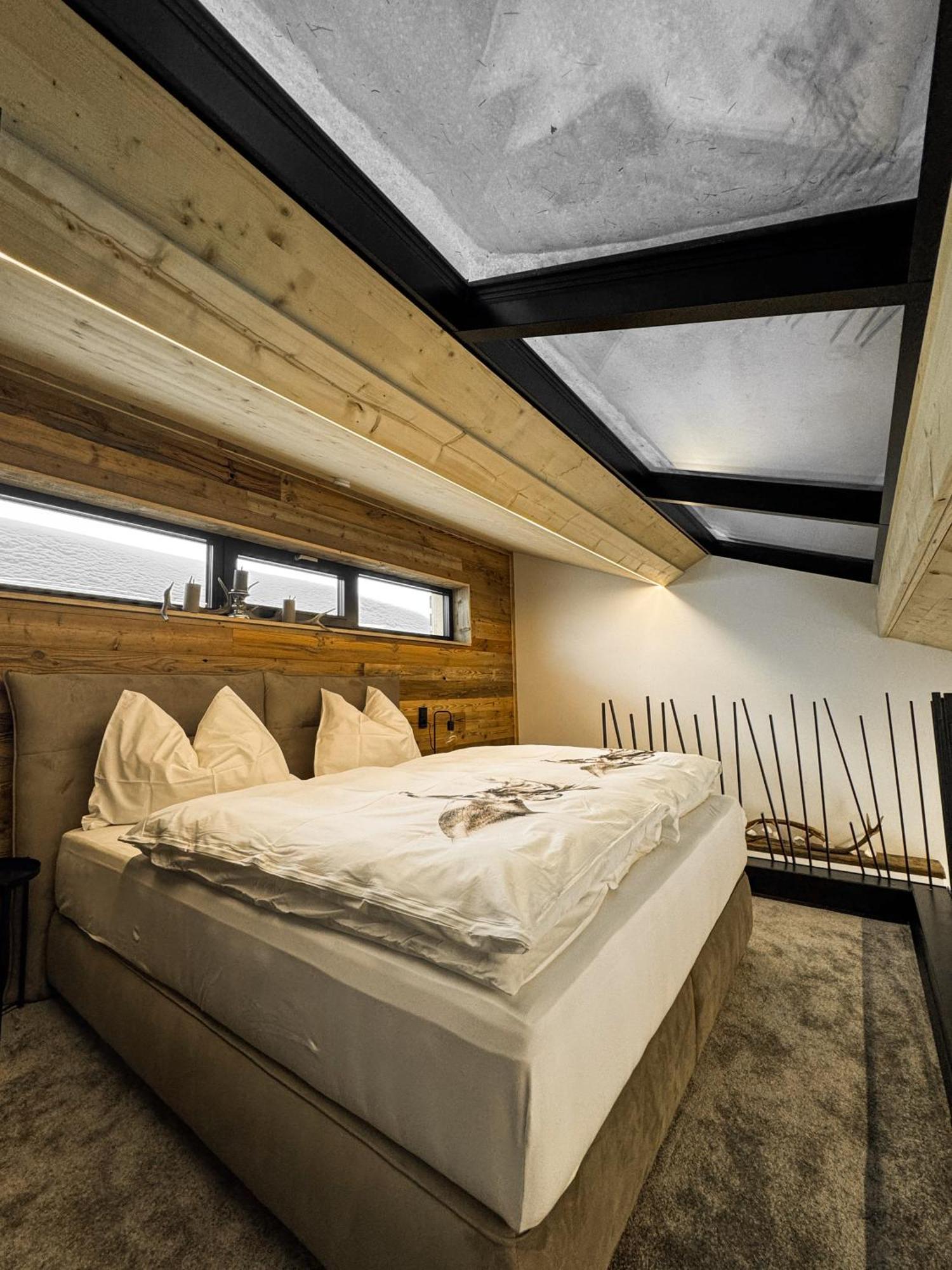 Peer Alm Hotel Navis Kültér fotó
