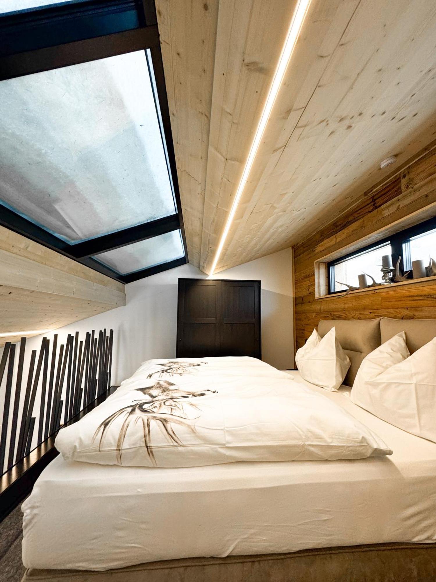 Peer Alm Hotel Navis Kültér fotó