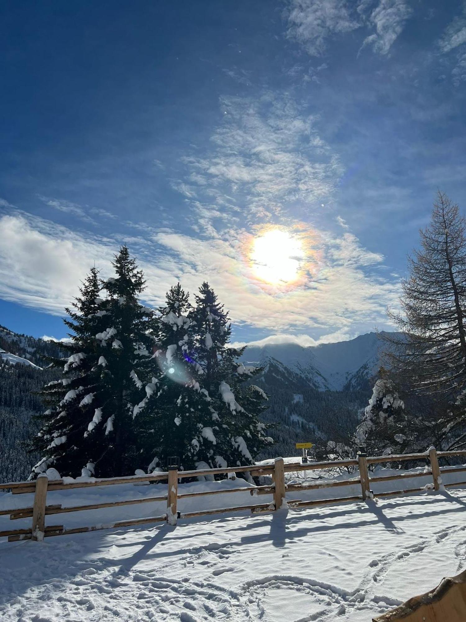 Peer Alm Hotel Navis Kültér fotó
